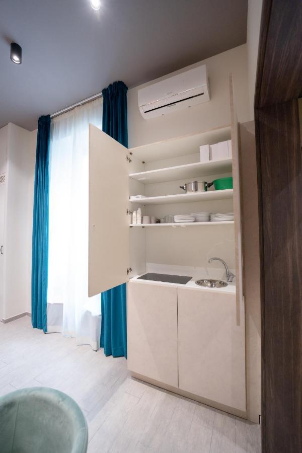 Piezz' E Sole Hotel เนเปิลส์ ภายนอก รูปภาพ