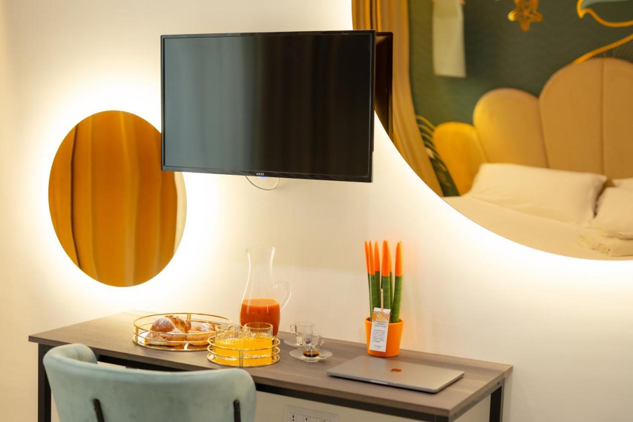 Piezz' E Sole Hotel เนเปิลส์ ภายนอก รูปภาพ